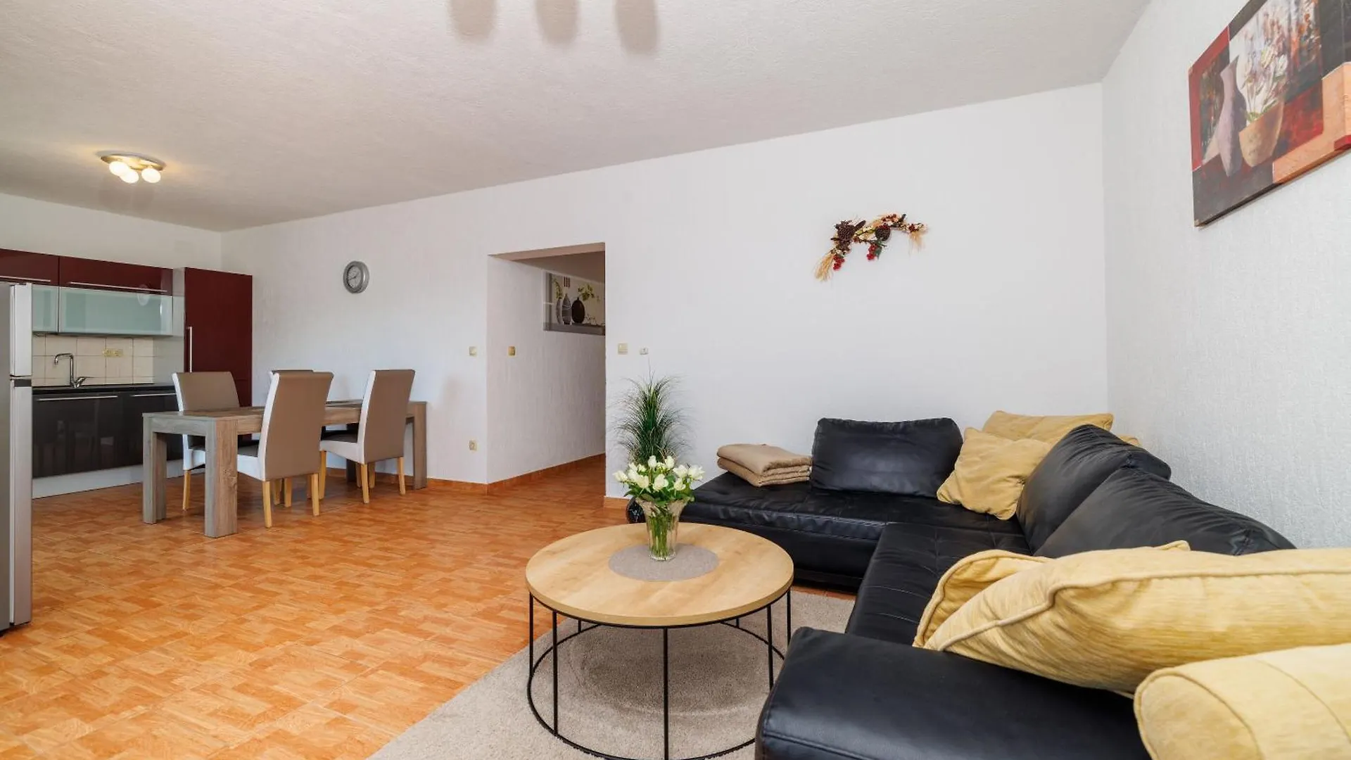 פובילה Apartments Maravera 0*,  קרואטיה