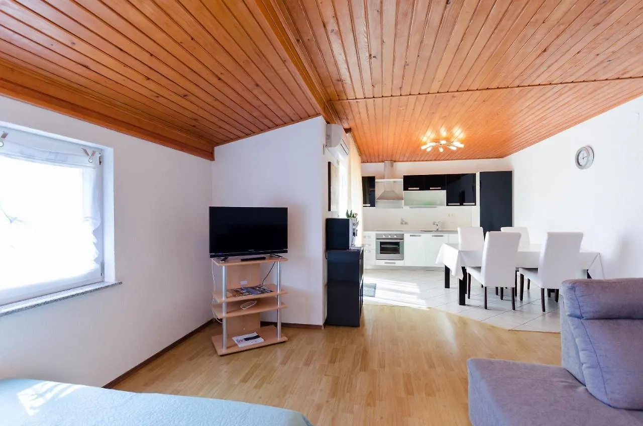 Apartments Maravera Povile 0*,