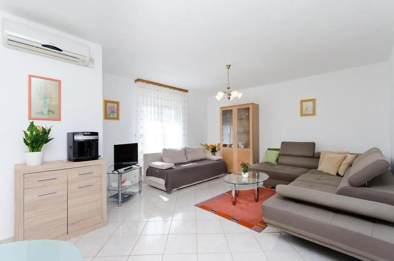 Apartments Maravera Povile