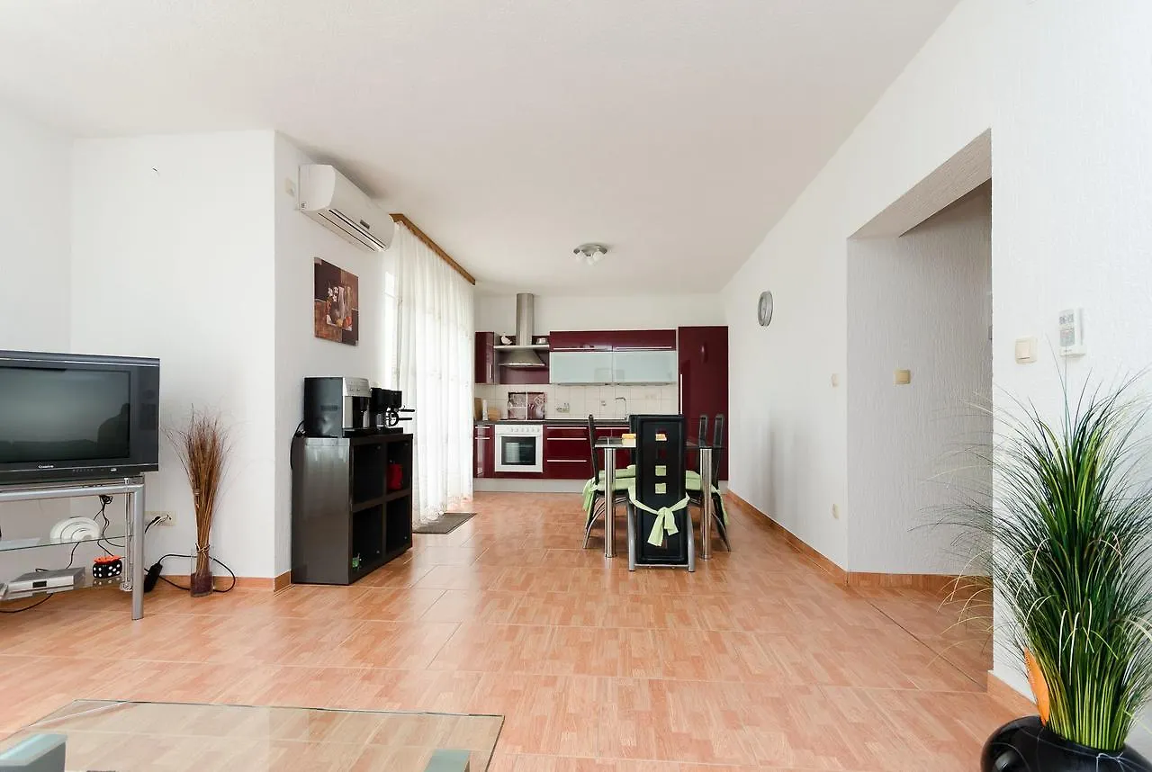 Apartments Maravera Povile
