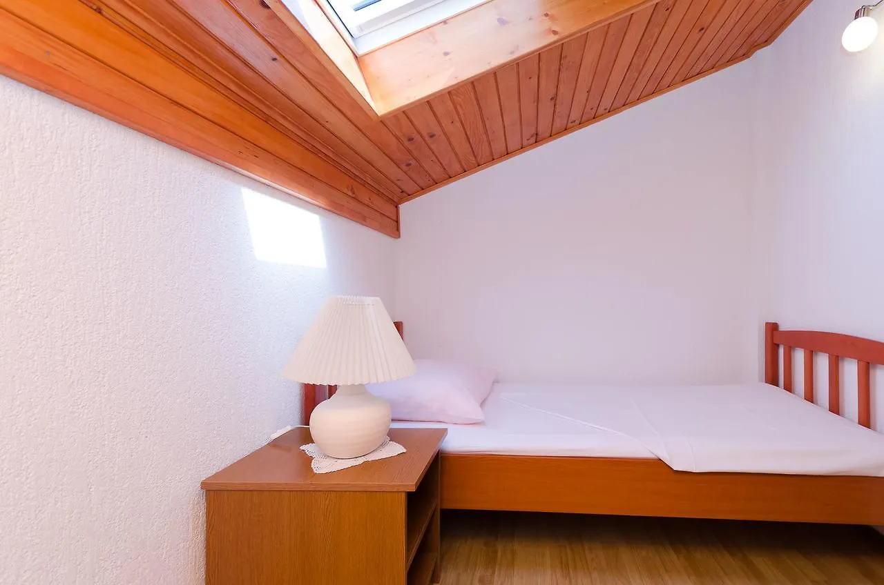 Apartments Maravera Povile
